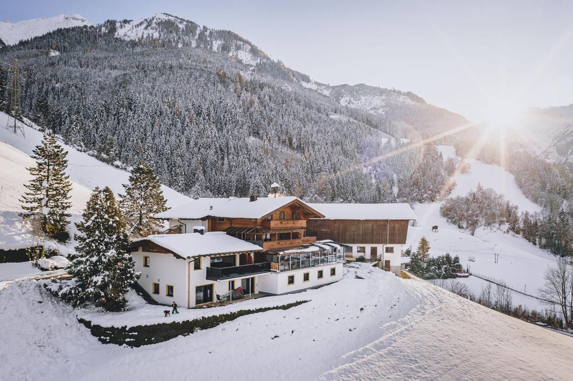 Panorama Hotel Guggenbichl - Inkl Sommerkarte, Freier Eintritt Ins Tauern Spa & Bester Ausblick Uber Kaprun Dış mekan fotoğraf